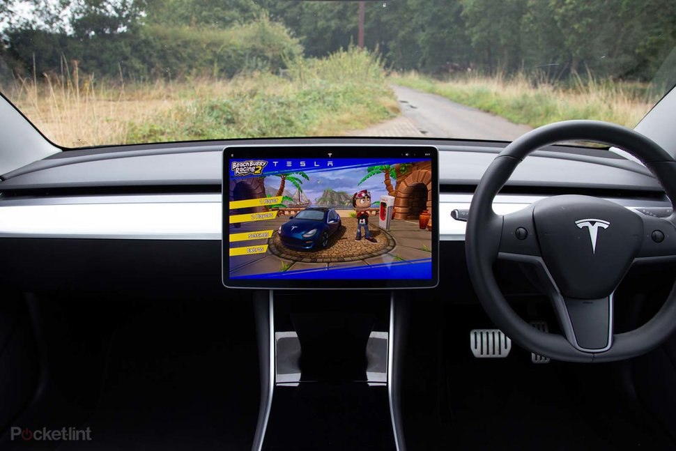 Cận Cảnh Nội Thất Và Hệ Thống Thông Tin Giải Trí Trên Tesla Model 3