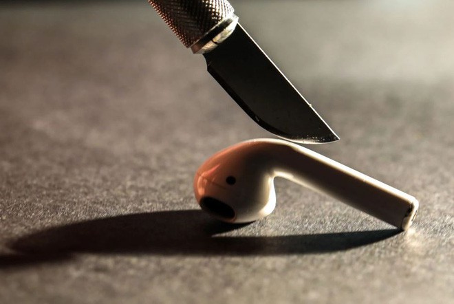 Hóa Ra AirPods Có Thiết Kế Siêu Kém, Hỏng Chỉ Có Nước Vứt Đi Vì Không Thể Sửa Chữa