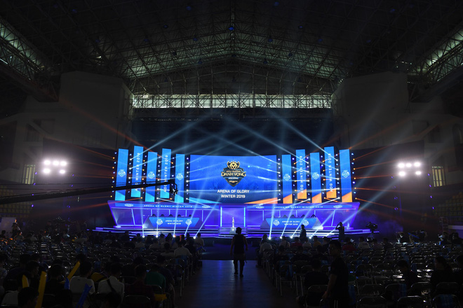 Điện Thoại Gaming Nhan Nhản Nhưng Game Thủ Vẫn Dùng IPhone 8 Plus Để Thi Đấu Chuyên Nghiệp, Tại Sao Lại Như Vậy?