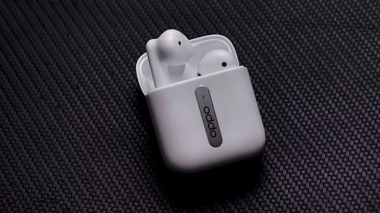 OPPO Ra Mắt Tai Nghe Enco Free: Thiết Kế Giống AirPods, Giá 2.3 Triệu Đồng