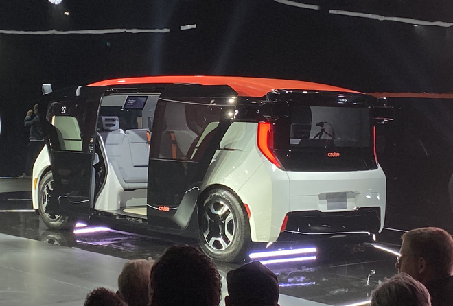 Hãng Ô Tô GM Tiết Lộ Chiếc Xe Tự Lái Hoàn Toàn, Không Có Cả Bánh Lái Và Chân Ga