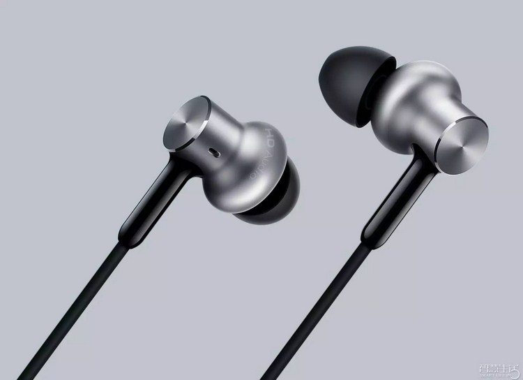 tai-nghe-mi-in-ear-headphone-piston-iron