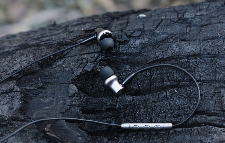 tai-nghe-mi-in-ear-headphone-piston-iron